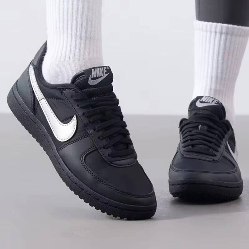 Nieuwe Nike Heren & Dames New  - Outdoor Sport Field recensie en prijs